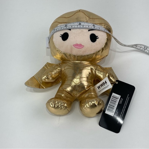 NWT DC Universe WW84 Golden Armor Wonder Woman 8" Plush Cinemark Exclusive - Picture 6 of 12